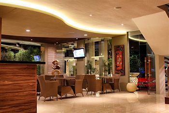 De'Corner Guest House Malang Exterior photo