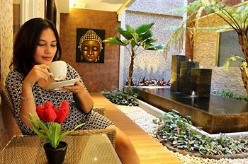 De'Corner Guest House Malang Exterior photo