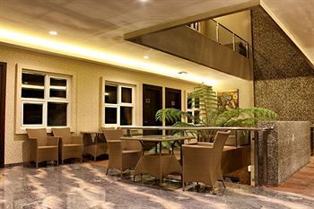 De'Corner Guest House Malang Exterior photo
