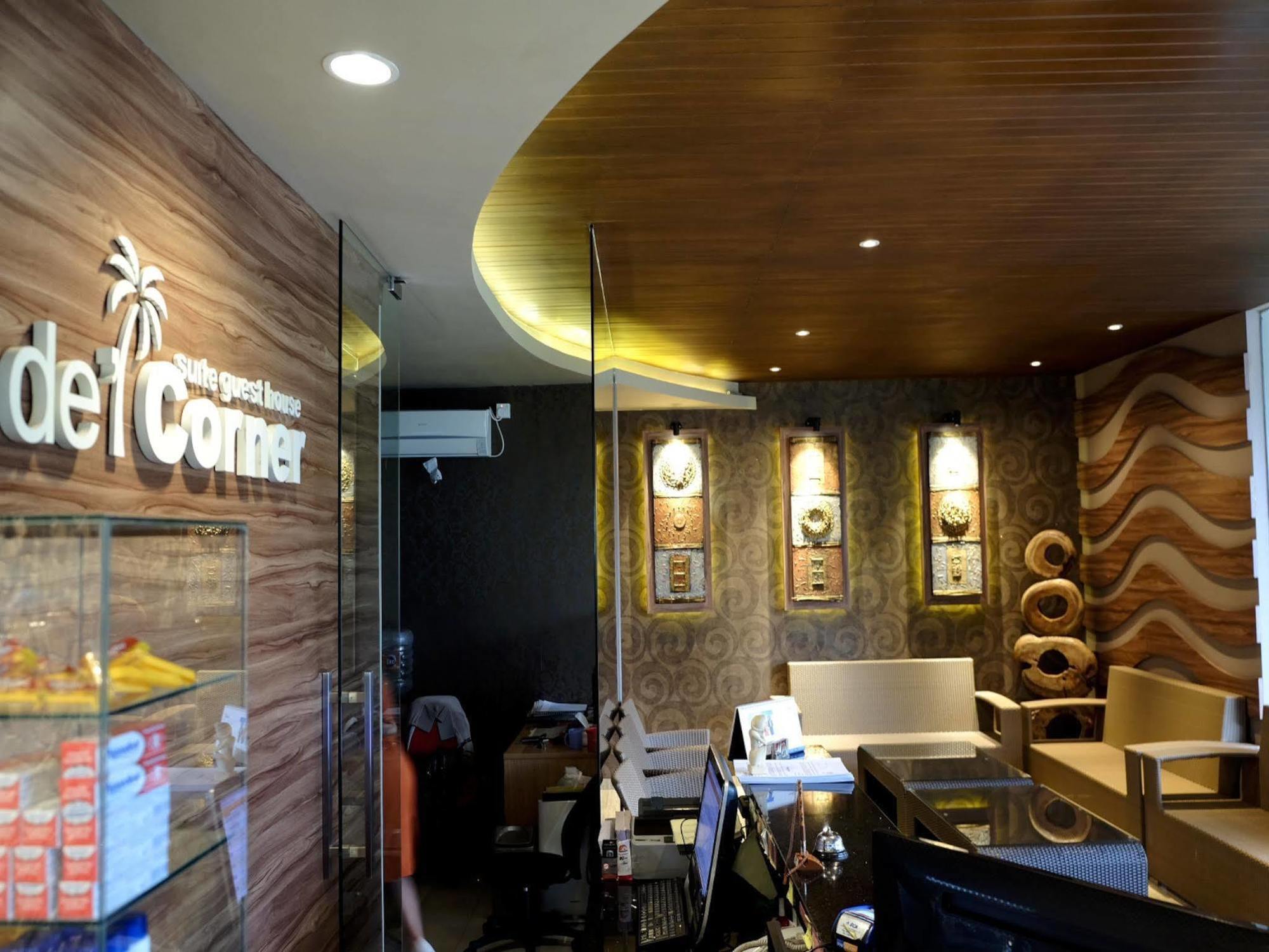 De'Corner Guest House Malang Exterior photo